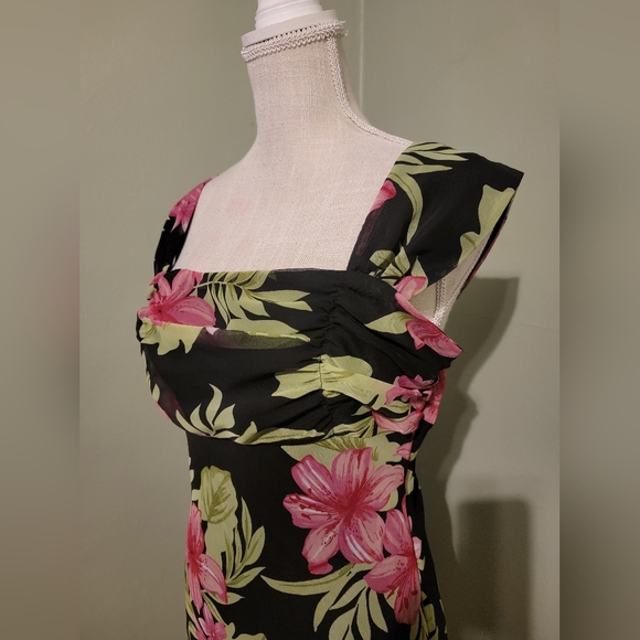 🧡 3 for $20 Size 8 Woman's Floral Tropical Black Pink Dress Hi low - Picture 3 of 8